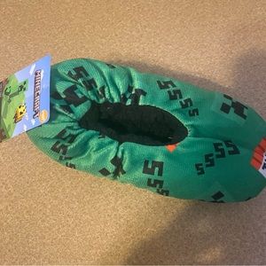 NWT Minecraft Snuggle Toes Boys Non-Skid Slippers Size Small/Medium Cozy Gift